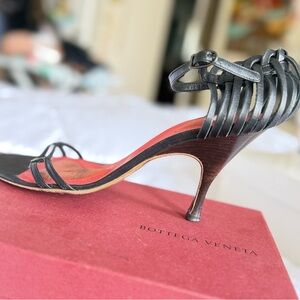 Vintage Bottega Veneta Black Strappy Leather Mid Kitten Heel Sandals